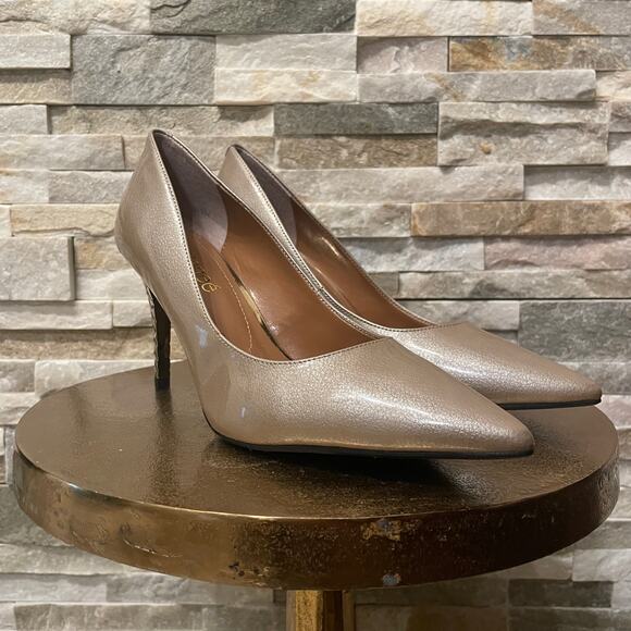 J.Renéé Maressa Heel 7W Pearl Patent Taupe | Metallic Filigree Stiletto NIB Pump - Picture 5 of 14